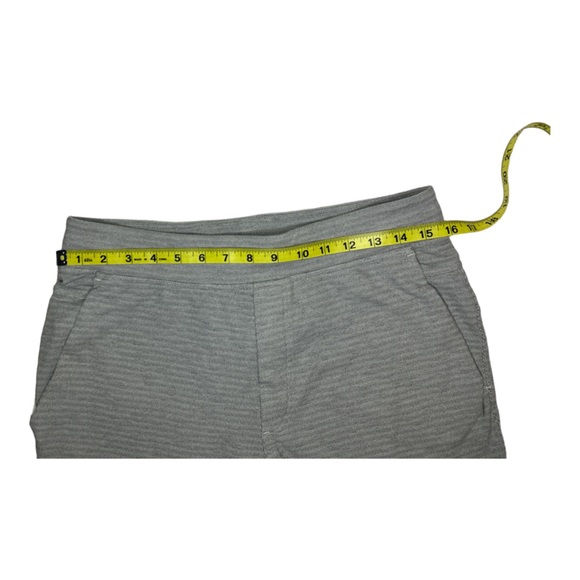 Lululemon Men’s Size Medium Lounge Workout Shorts Gray Stripe - Picture 4 of 7